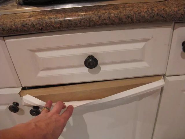 kitchen cabinet painting